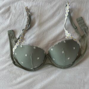 Victoria's Secret Sage Green Daisy Bra